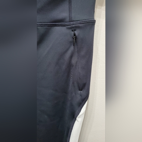 FILA HIGH WAISTED TUMMY CONTROL 7/8 LENGTH BLACK LEGGINGS WITH WHITE MESH.. - Picture 4 of 8